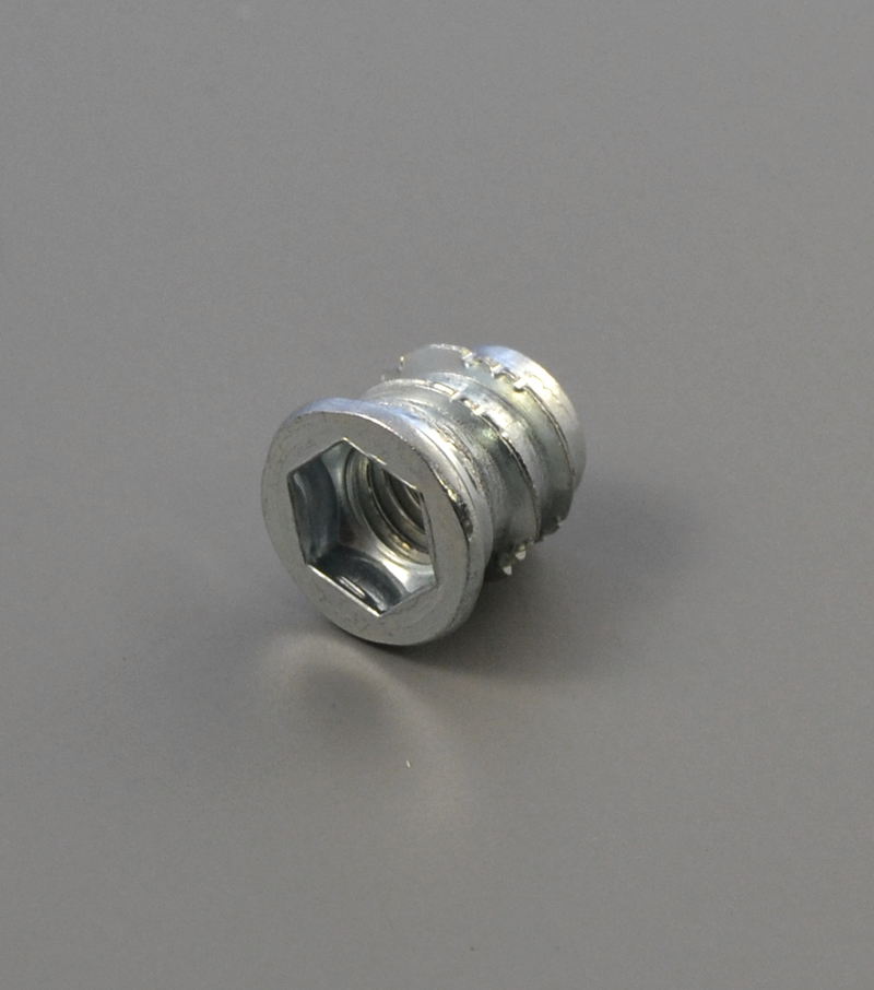 Мебельная футорка ZIPBOLT оцинк. Артикул: М8-12,5Х13